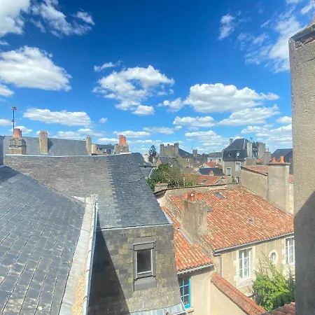 Le Cathedrale, En Plein Centre Ville De Poitiers